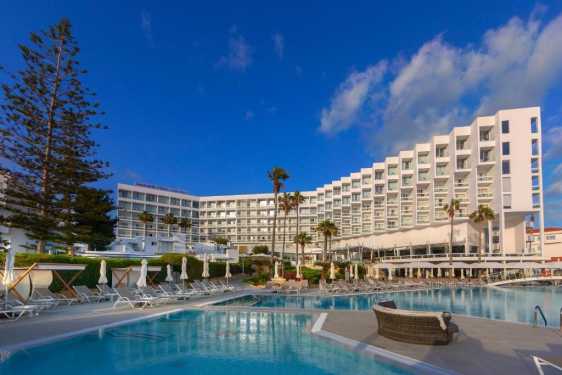 Leonardo Plaza Cypria Maris Beach Hotel & Spa